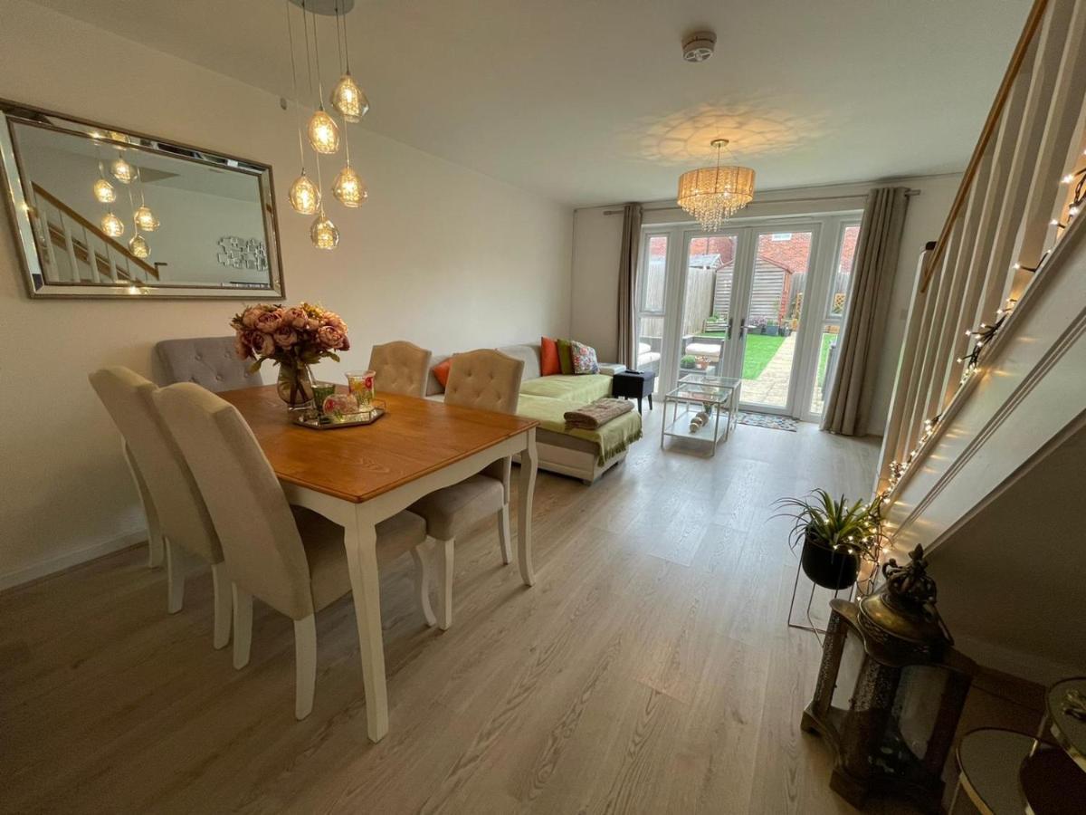 Comet Place Wellingborough Eksteriør bilde